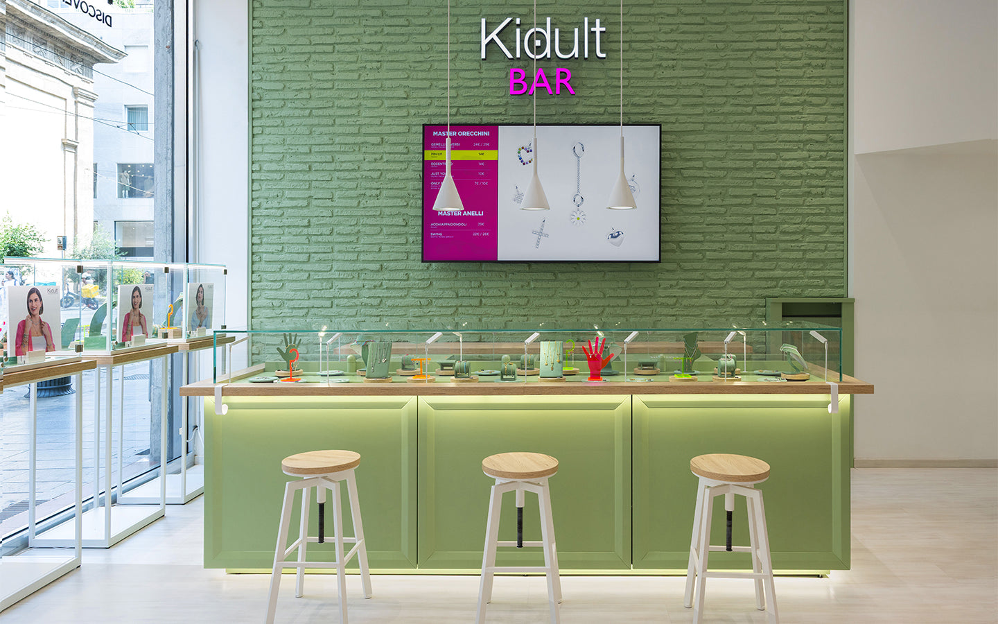 Benvenuti al Kidult Bar! Il flagship store di Milano si trasforma in un’esperienza unica.