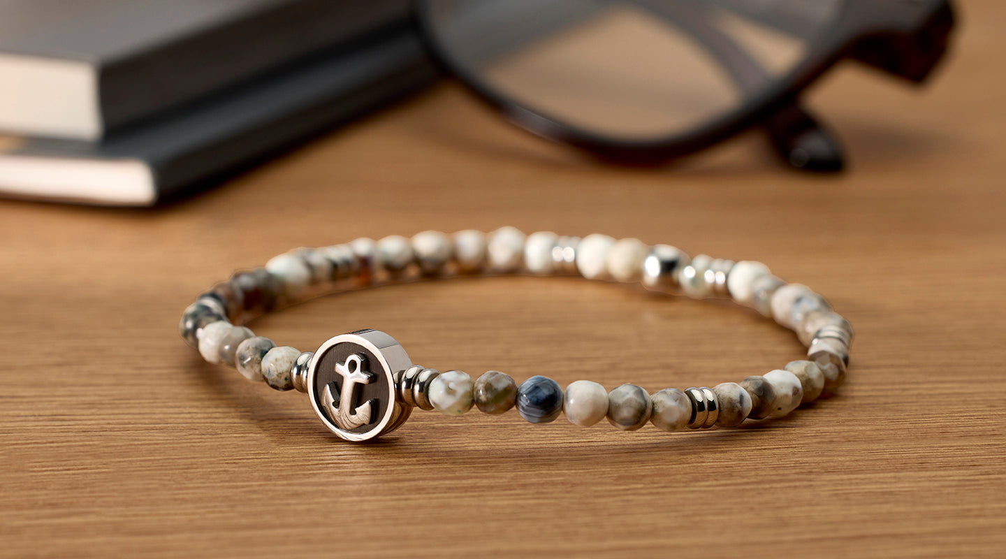 Bracciale con simbolo ancora: un gioiello dal significato profondo