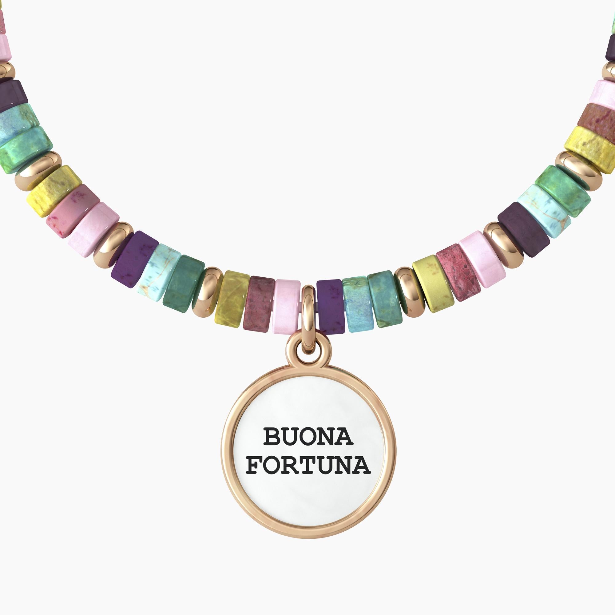 Bracciale portafortuna con pietre e ciondolo quadrifoglio