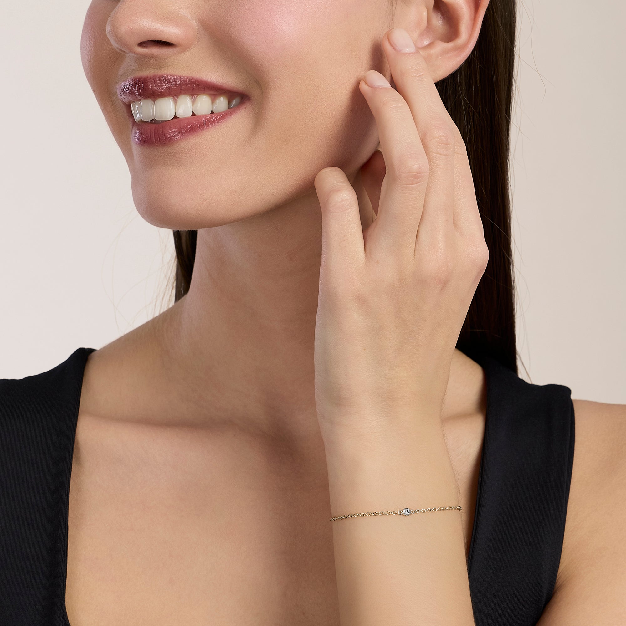 Bracciale infinity in acciaio dorato con diamante lab-grown