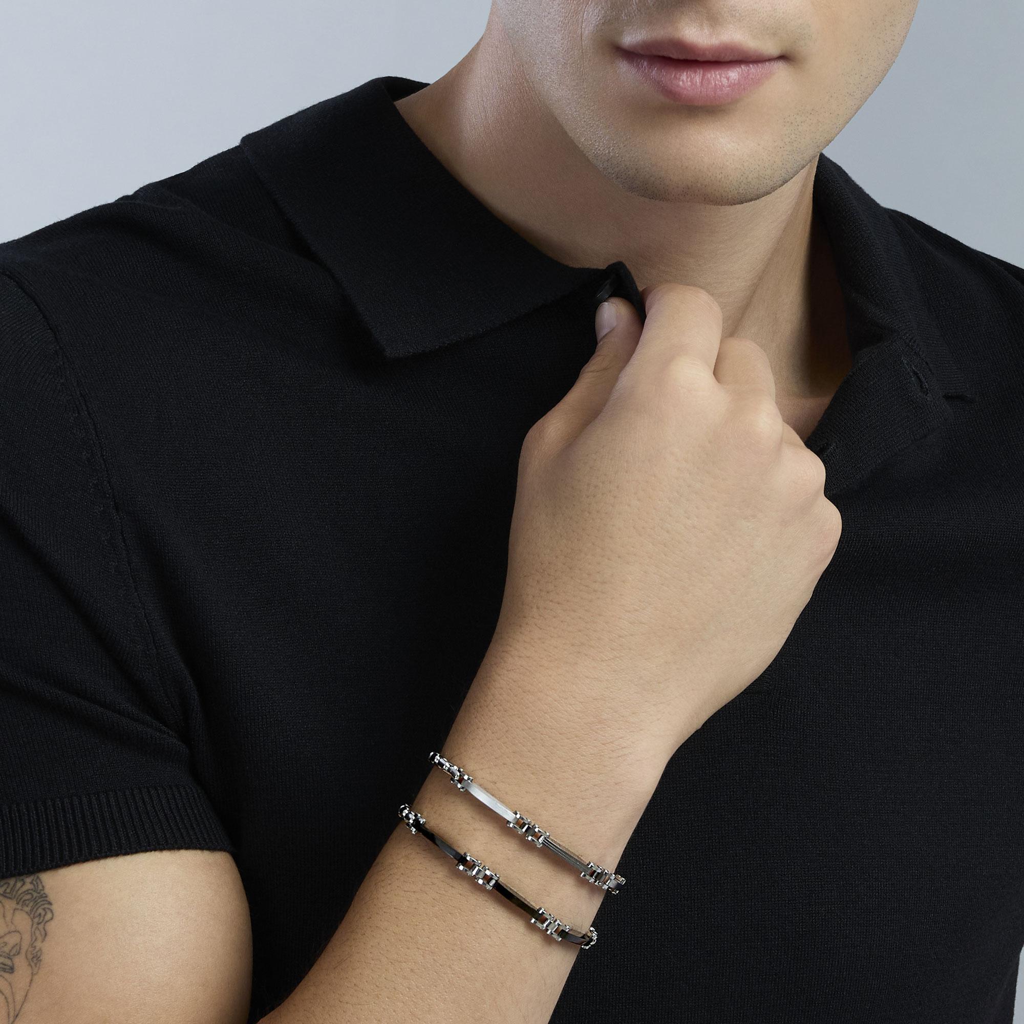 Bracciale regolabile con elementi neri