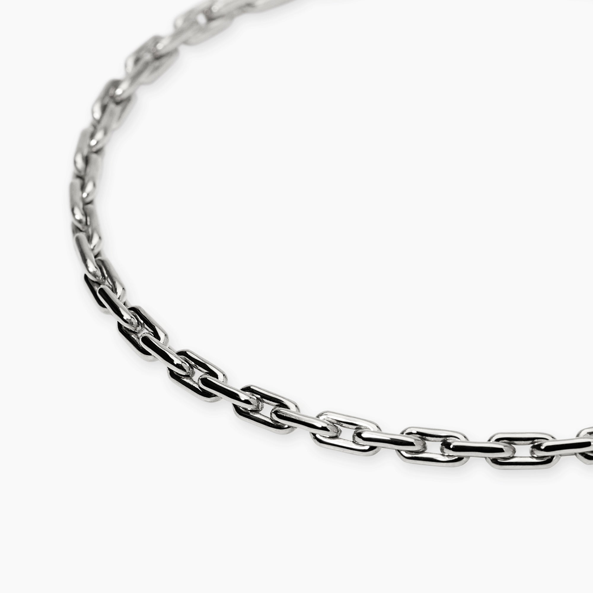 Bracciale regolabile con maglie allungate