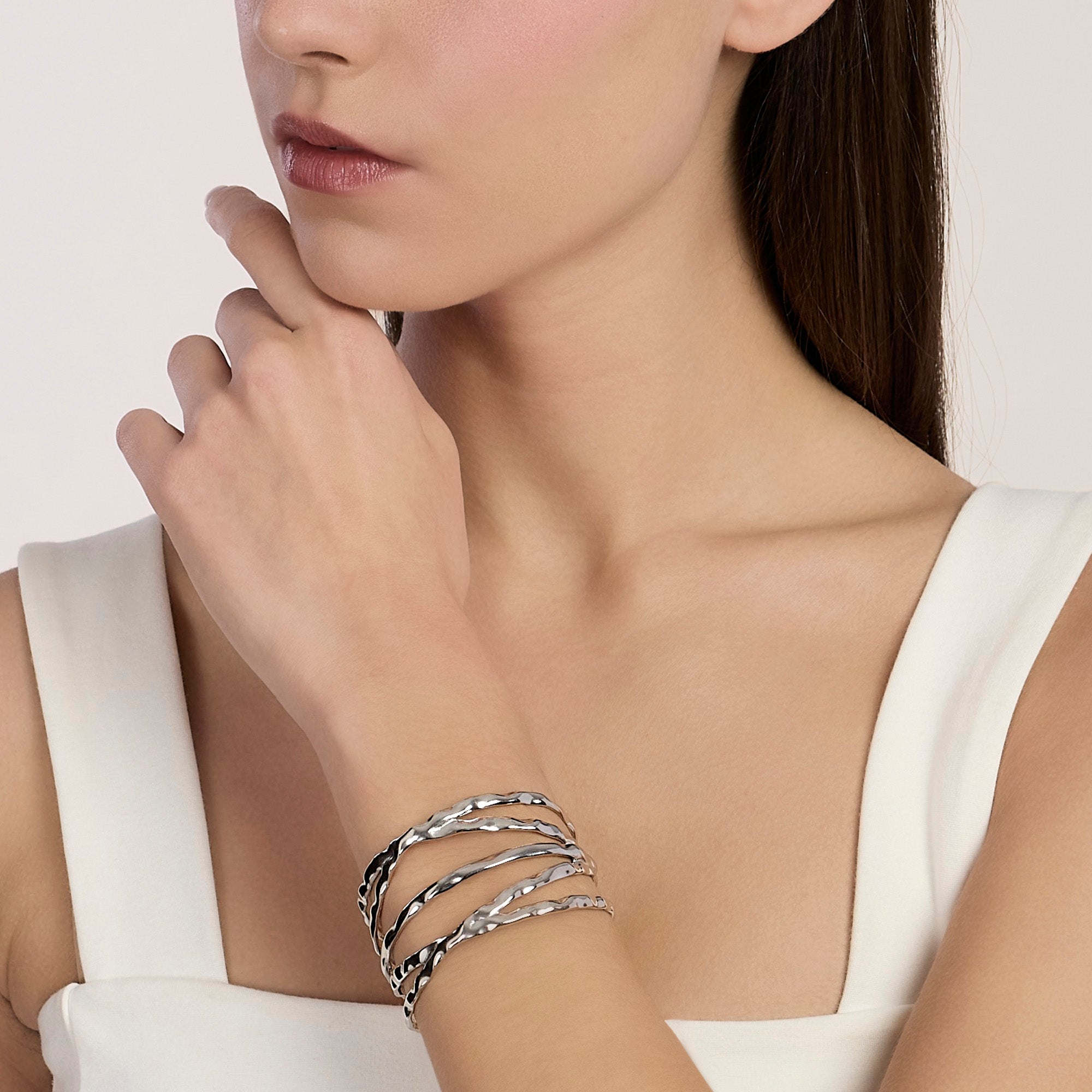 Bracciale cuff in acciaio martellato