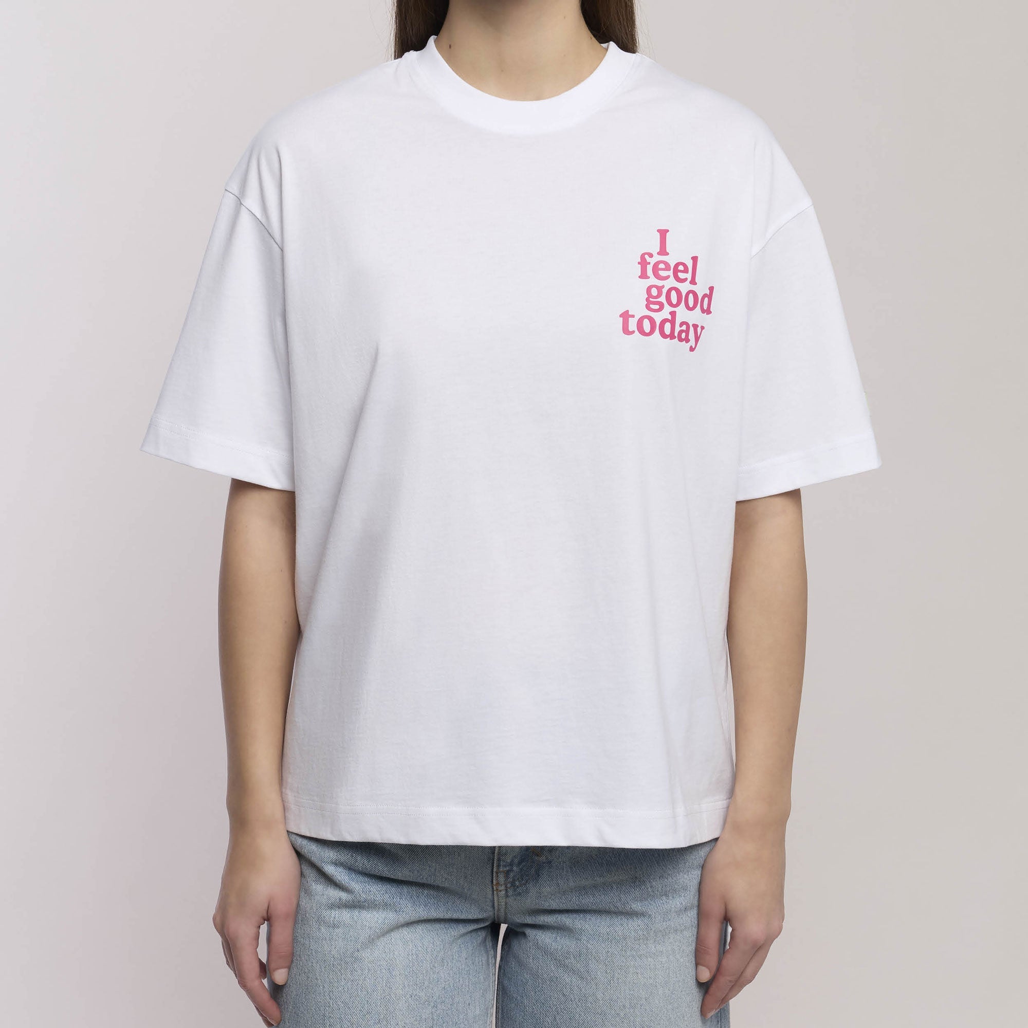 T-shirt oversize con frase "I feel good today"