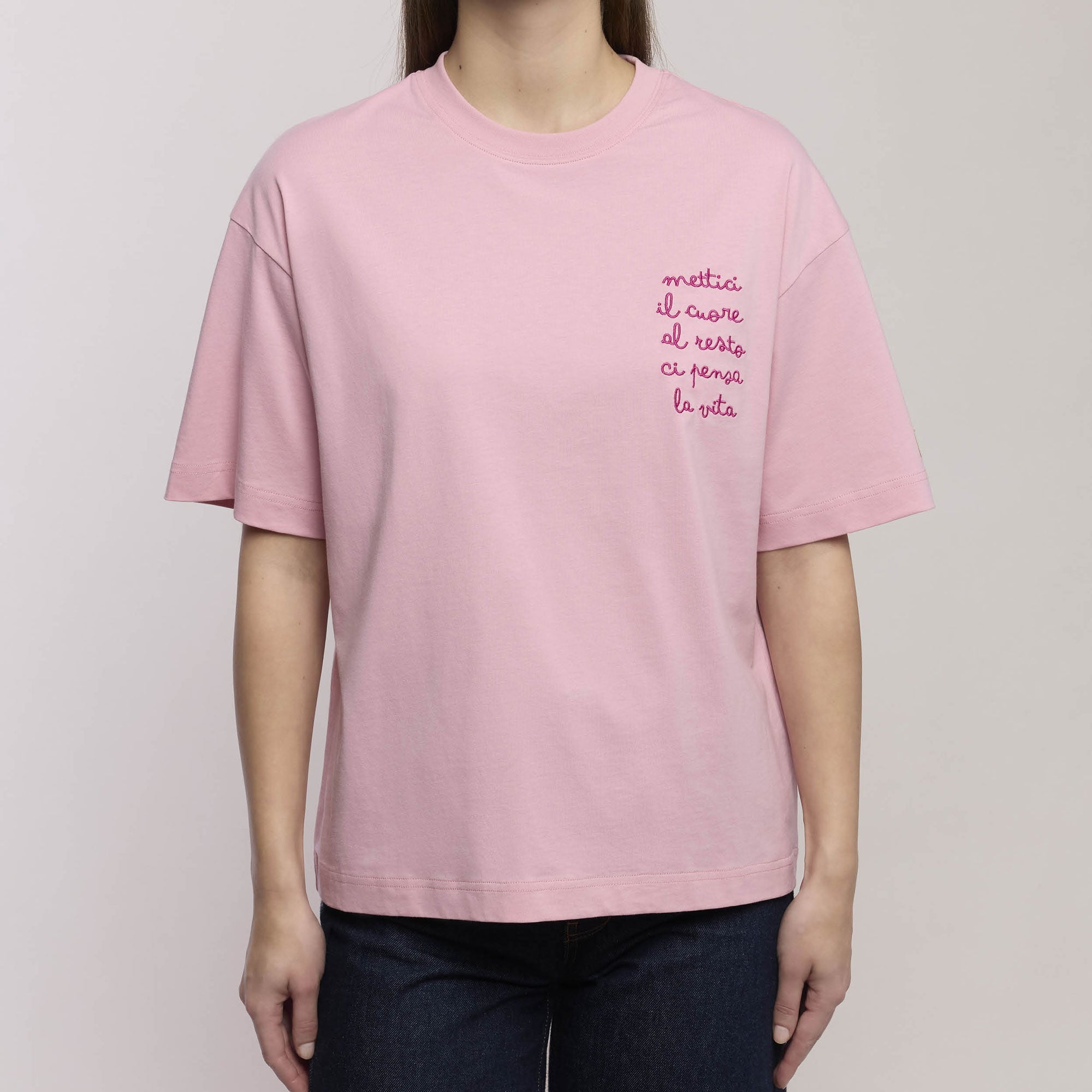 Maglia oversize donna con frase "Mettici il cuore al resto ci pensa la vita"